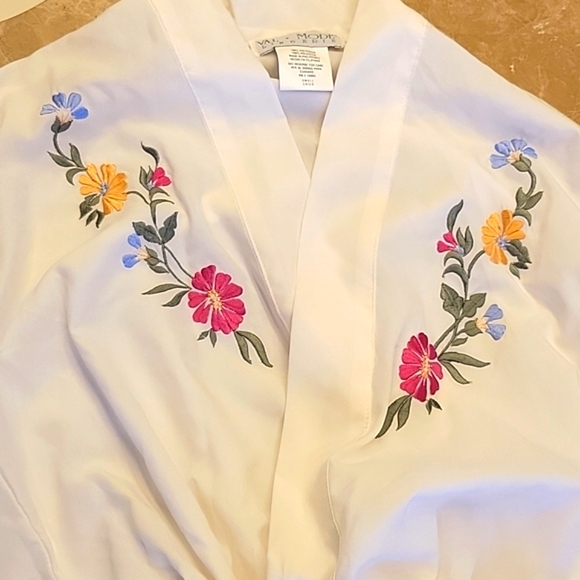 Val Mode Lingerie Floral Embroidered Robe , Sz S - Picture 4 of 16